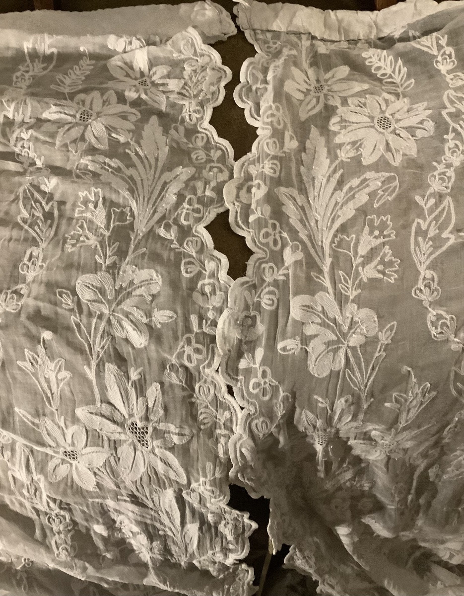 A Pair Of Cornely Lace Curtains-photo-8