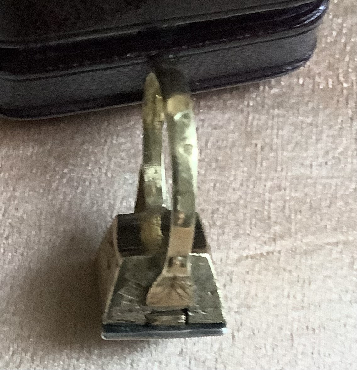 Bague - ancienne à secret en or et argent  d’une émeraude ornée de diamants en rose-photo-3