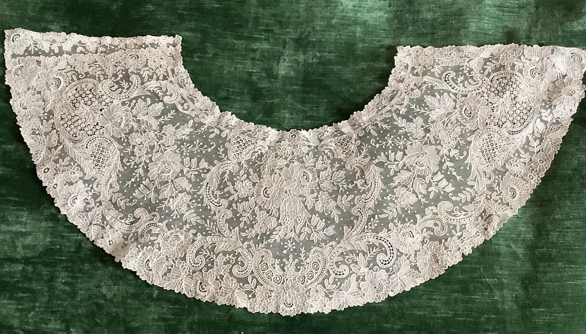 Une feuille d’éventails de dentelle à aiguille n 19 em siècle 