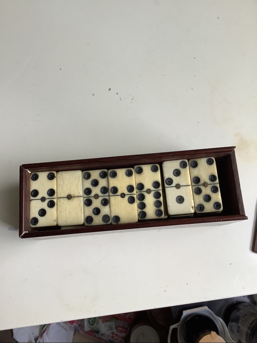 Une boite de Domino
