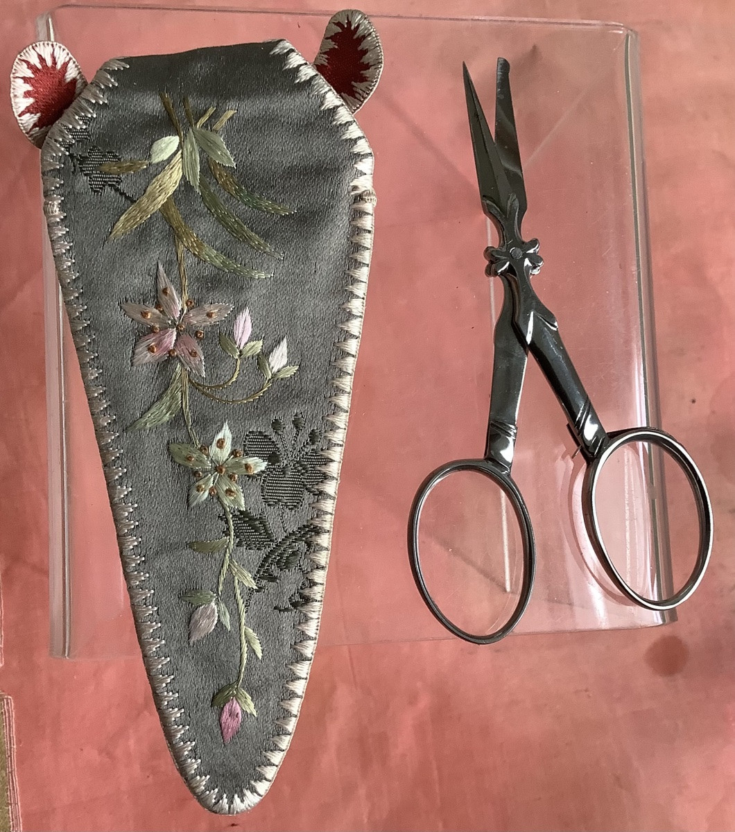 A Pair Of Embroidery Scissors With A Silk Fabric Case Embroidered With Flowers -photo-2