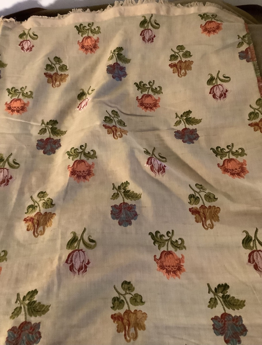 Silk Fabric Decorated With Flowers-photo-1