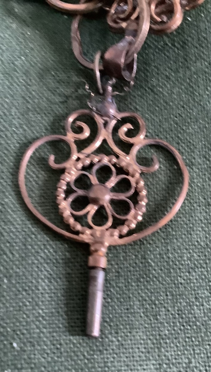 A Chatelaine With Key And Seals-photo-3