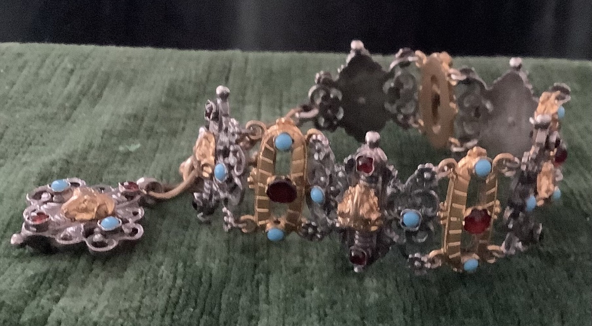 Metal Bracelet With Garnet And Turquoise