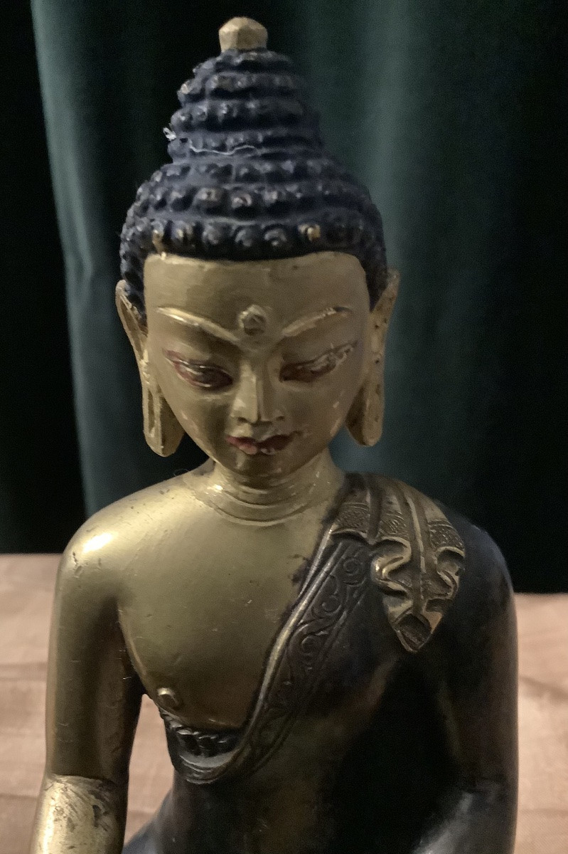 Tibetan Buddha Statuette In Bronze-photo-4