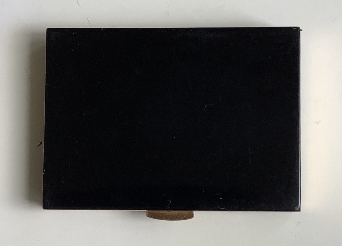 Lacquered Powder Compact With 1930s-style Decoration-photo-1