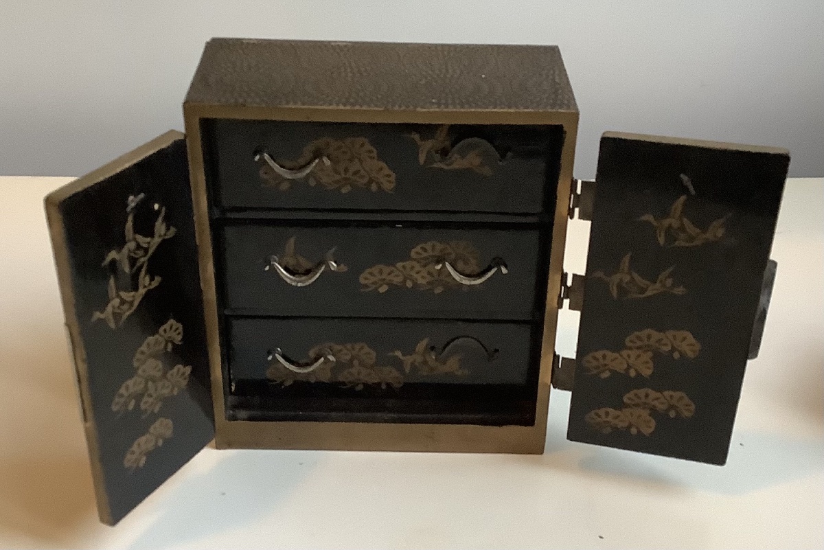 Set Of Miniature Lacquered Furniture -photo-2