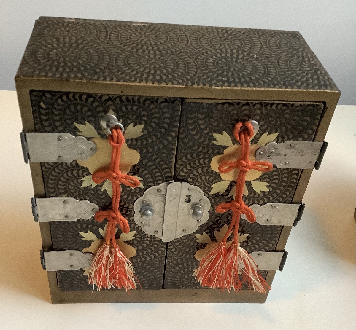 Set Of Miniature Lacquered Furniture -photo-4