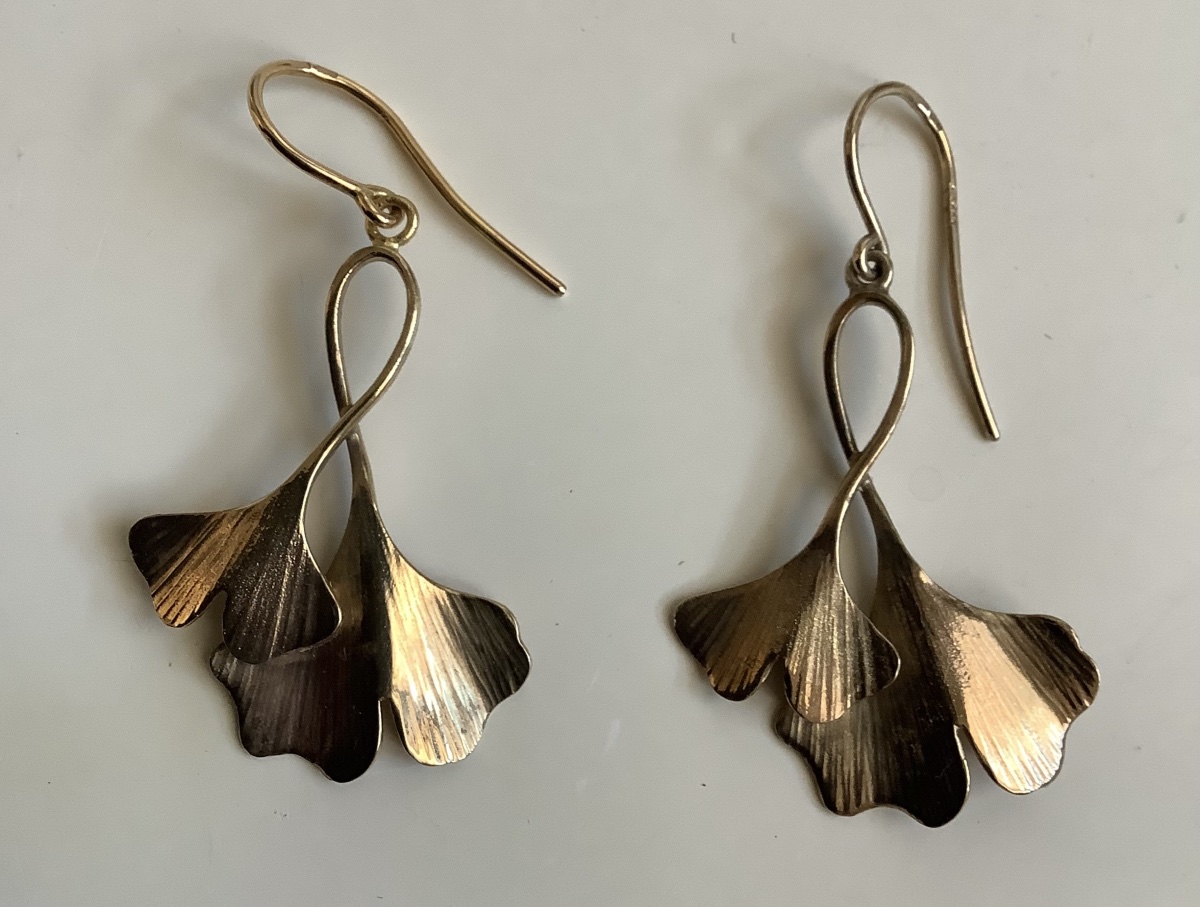 Worst Pair Of Gold Earrings Decorated With Ginkgo Biloba Leaves-photo-1