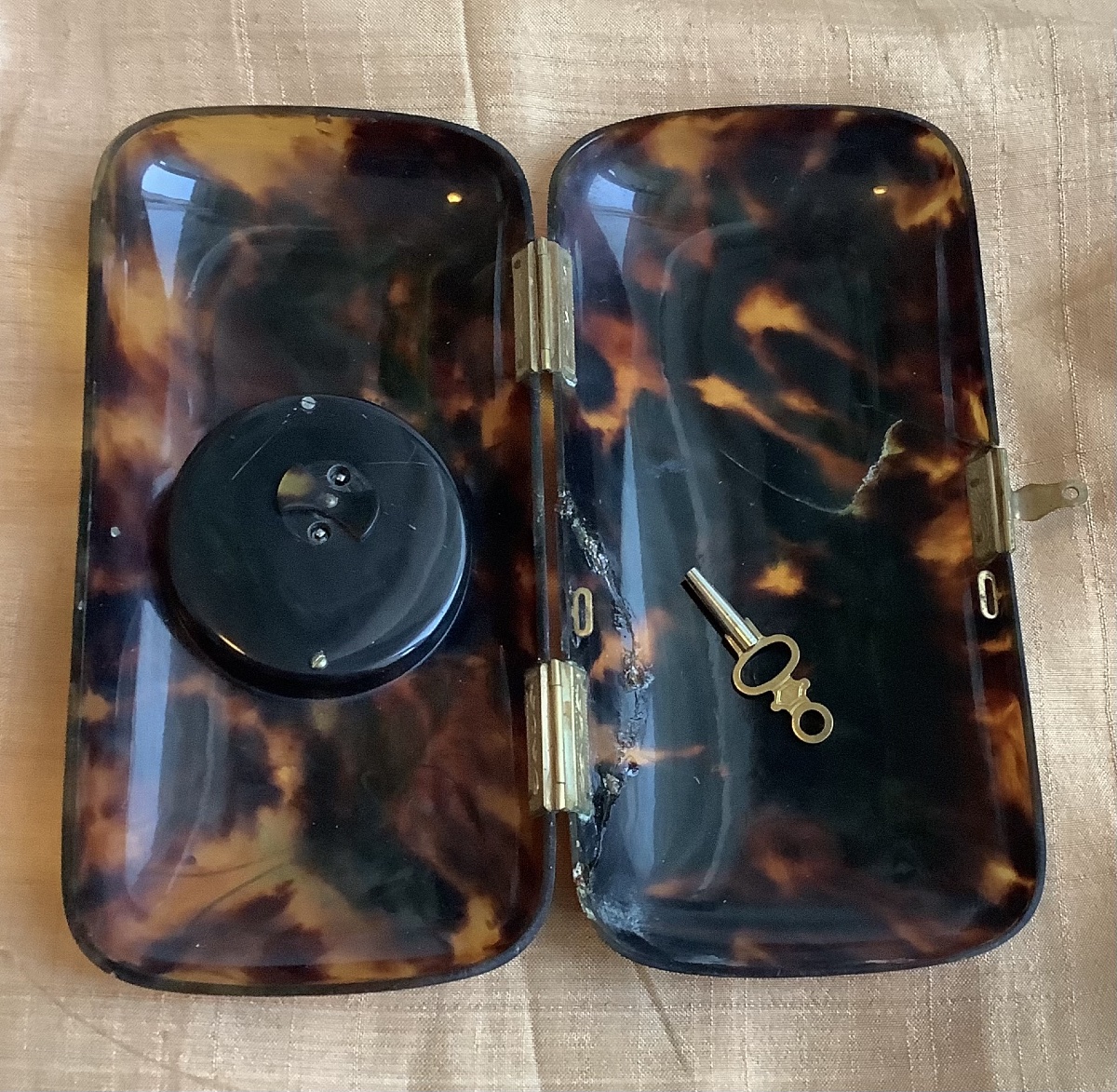 Cigarette Case Decorated With Flowers And A Bird, Made Of Silver-plated Mother-of-pearl, With A Wind-up Watch-photo-3