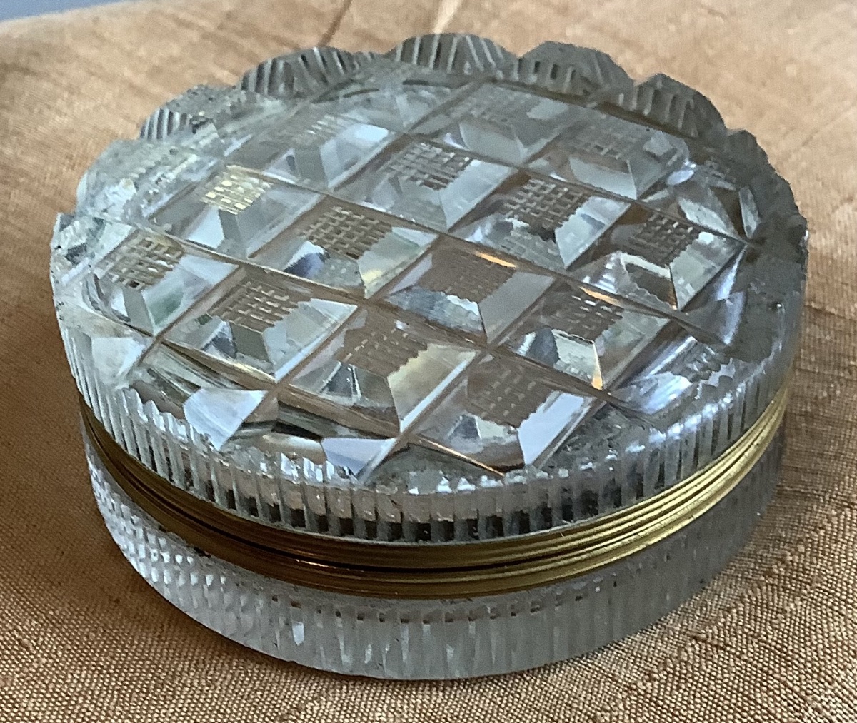 Boîte ronde en cristal  époque Charles X