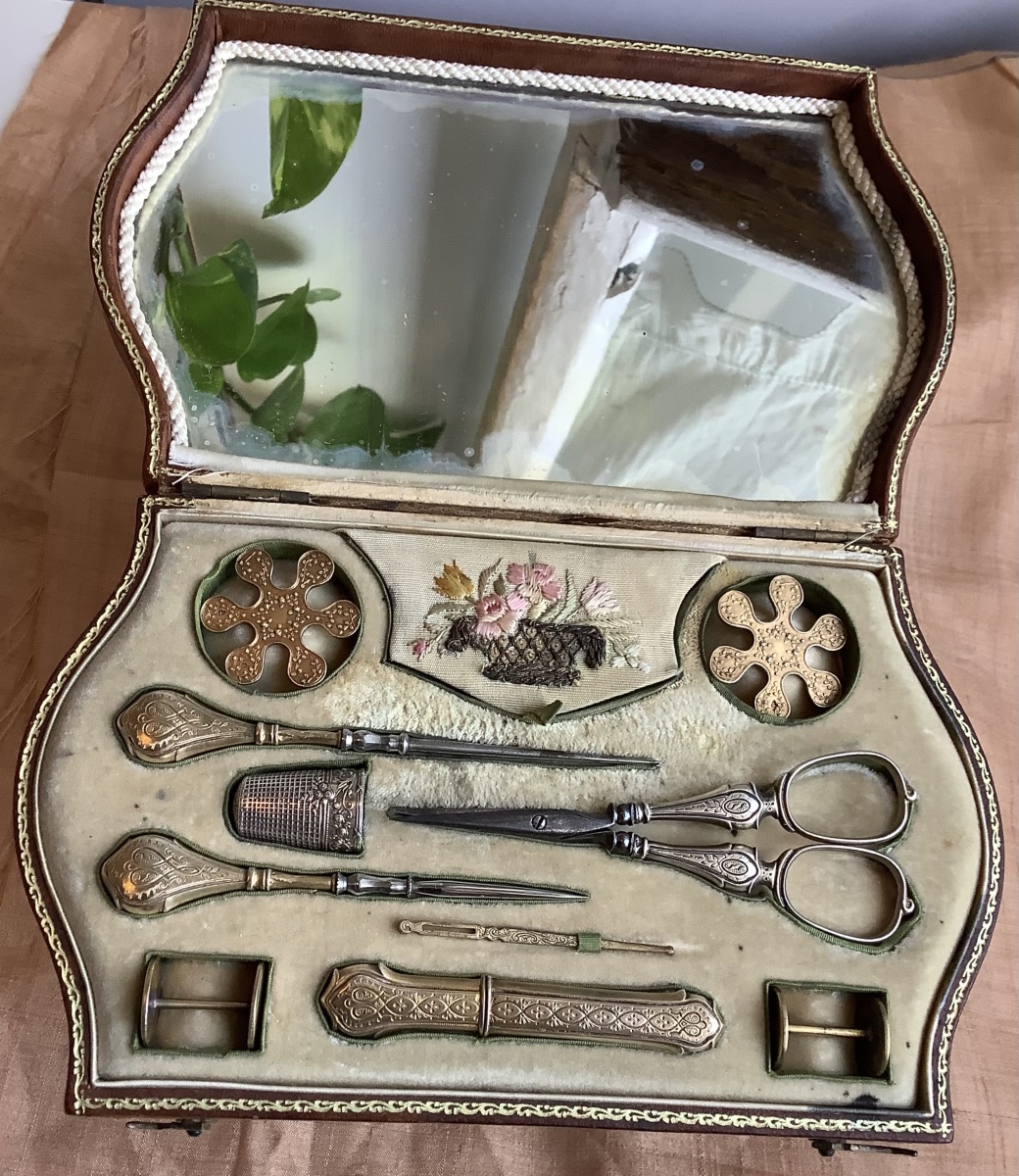 Coffret nécessaire de couture  en vermeil  XIX em siècle -photo-2