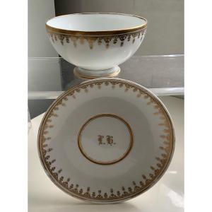 Un Bol Bouillon En Porcelaine De Sevrés Avec Sous Tasse époque 1847-1848