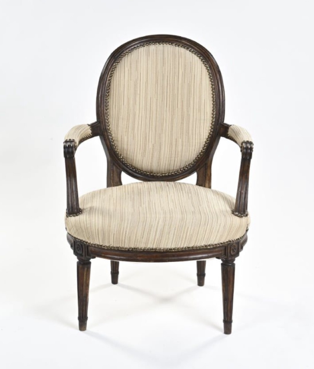 Paire de Fauteuils Médaillons Époque Louis XVI en Noyer-photo-2