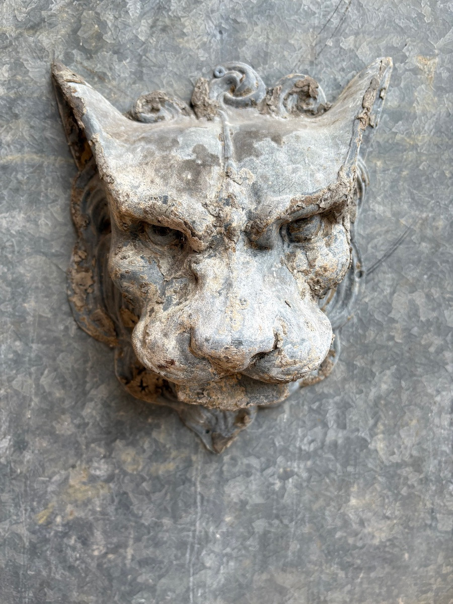 1900 Zinc Gargoyle Head With Contemporary Decorative Frame -photo-2