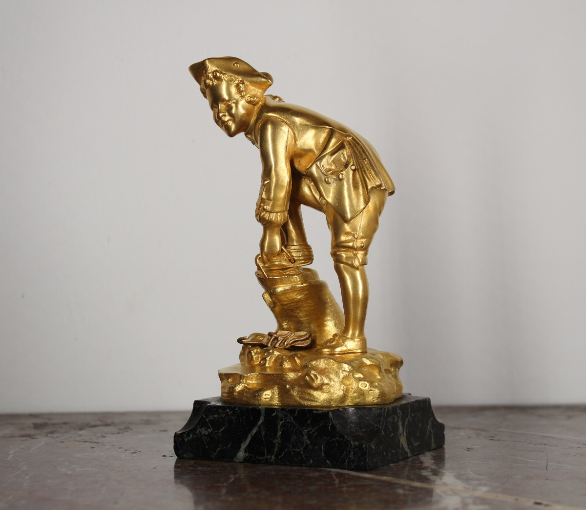 Bronze doré dans le Goût du XVIIIeme siècle style Louis XV - Jeune Patineur - Signé Sèvres -photo-2