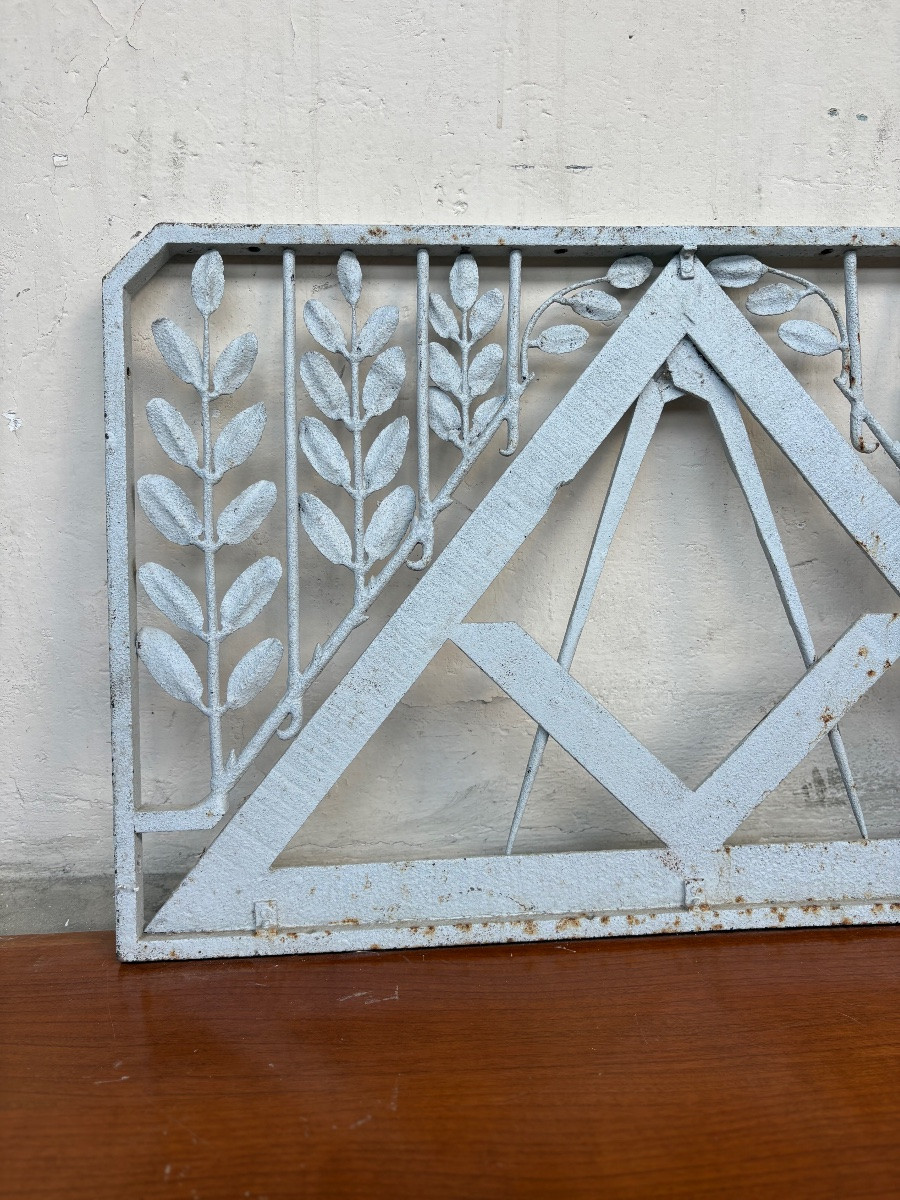 Panneau en fer forgé et fonte à décor symbolique maçonnique, début XXe siècle.-photo-6