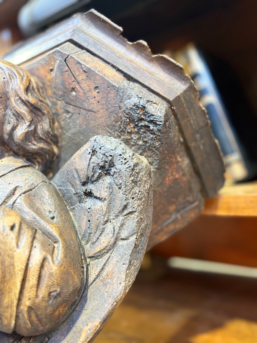 Carved Wooden Heraldic Angel-photo-1