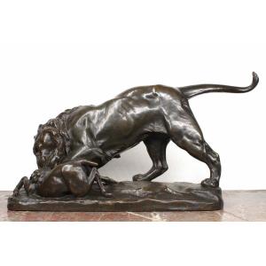 Animal Bronze - Lion Devouring An Antelope - Georges Gardet - Société Des Bronzes De Paris