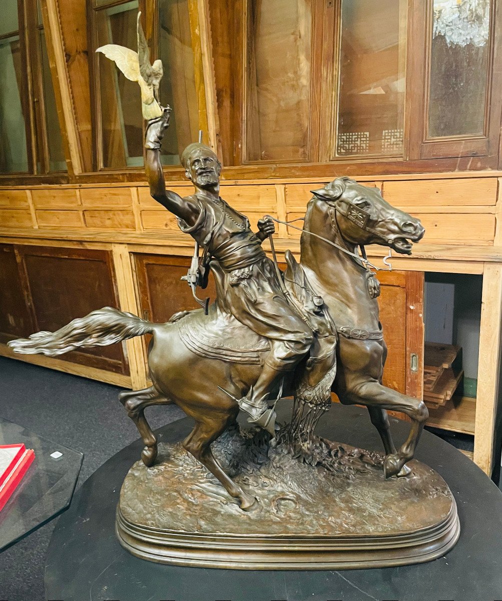 Grande Sculpture En Bronze Pierre-Jules Mène Le Fauconnier Arabe à Cheval XIXe