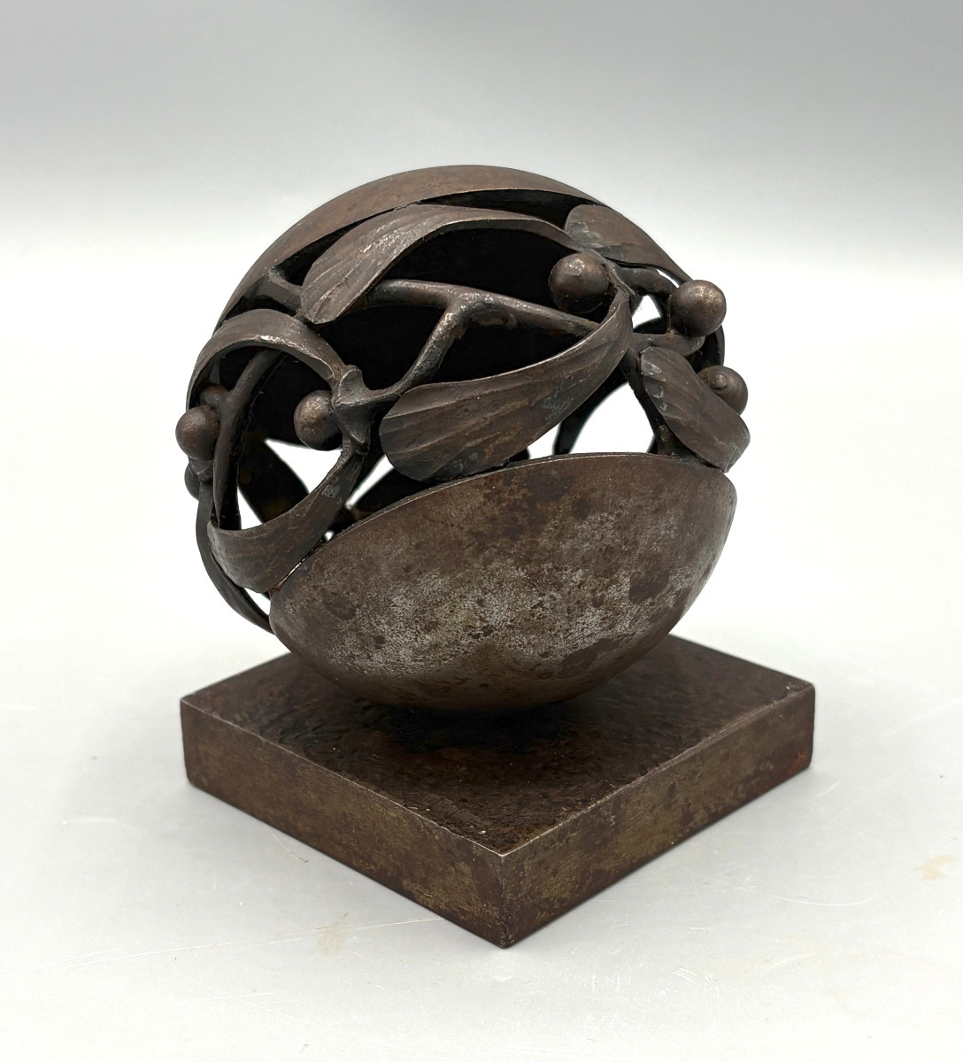 Presse Papier Art Déco Edgar Brandt "Boule de Gui"-photo-3