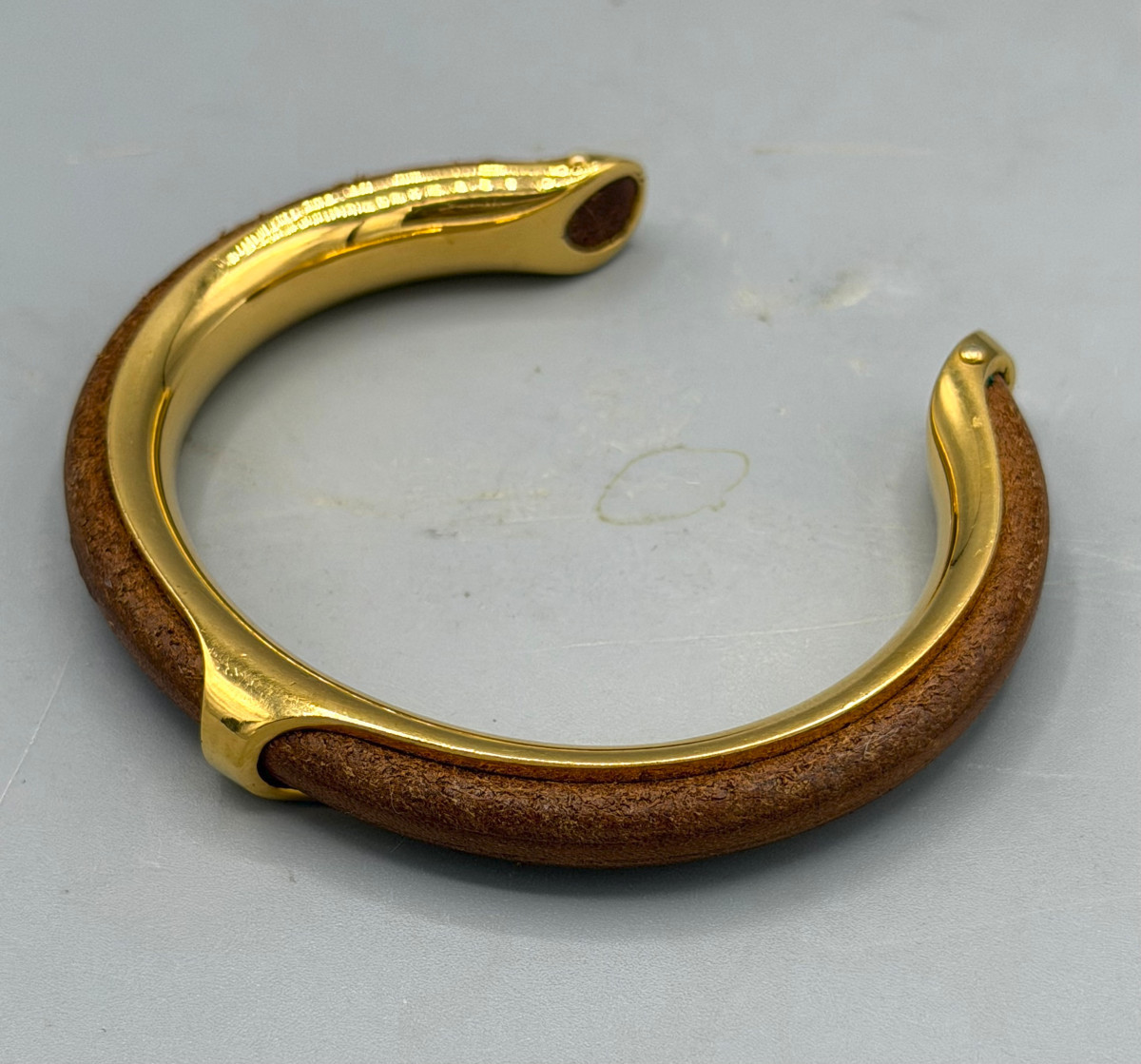 Hermès Paris "kyoto" Bracelet In Leather And Gold-plated Metal-photo-3