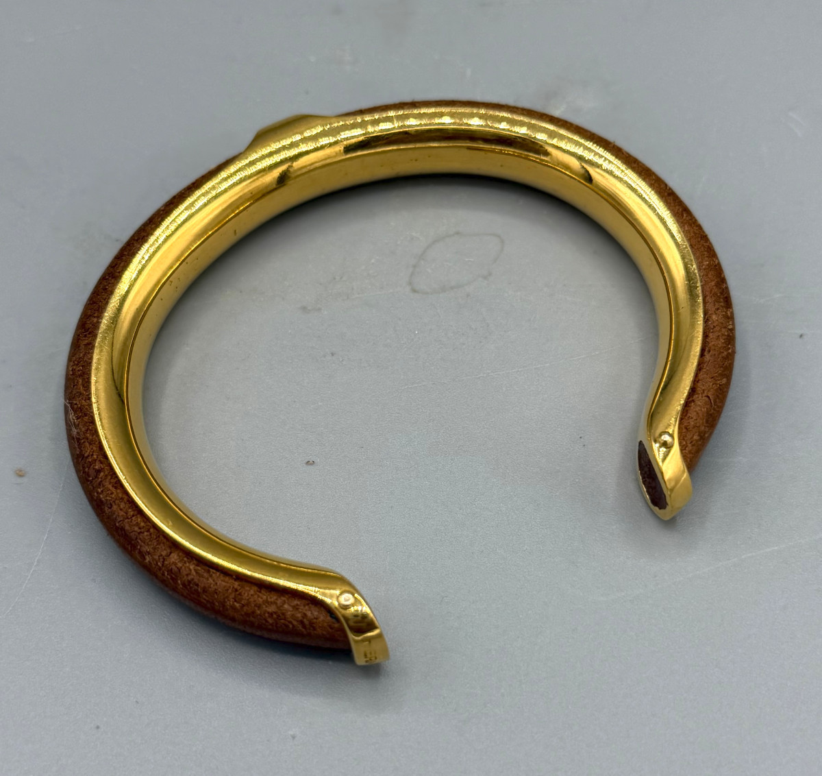 Hermès Paris "kyoto" Bracelet In Leather And Gold-plated Metal-photo-4