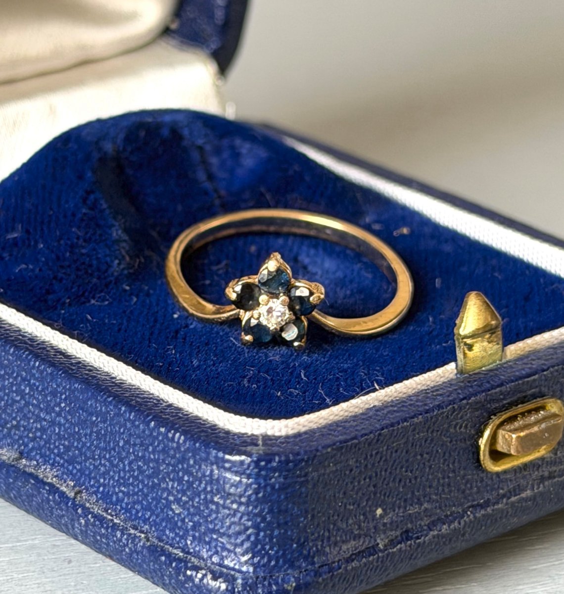 Bague en Or 18 Carats, Saphirs et Diamant