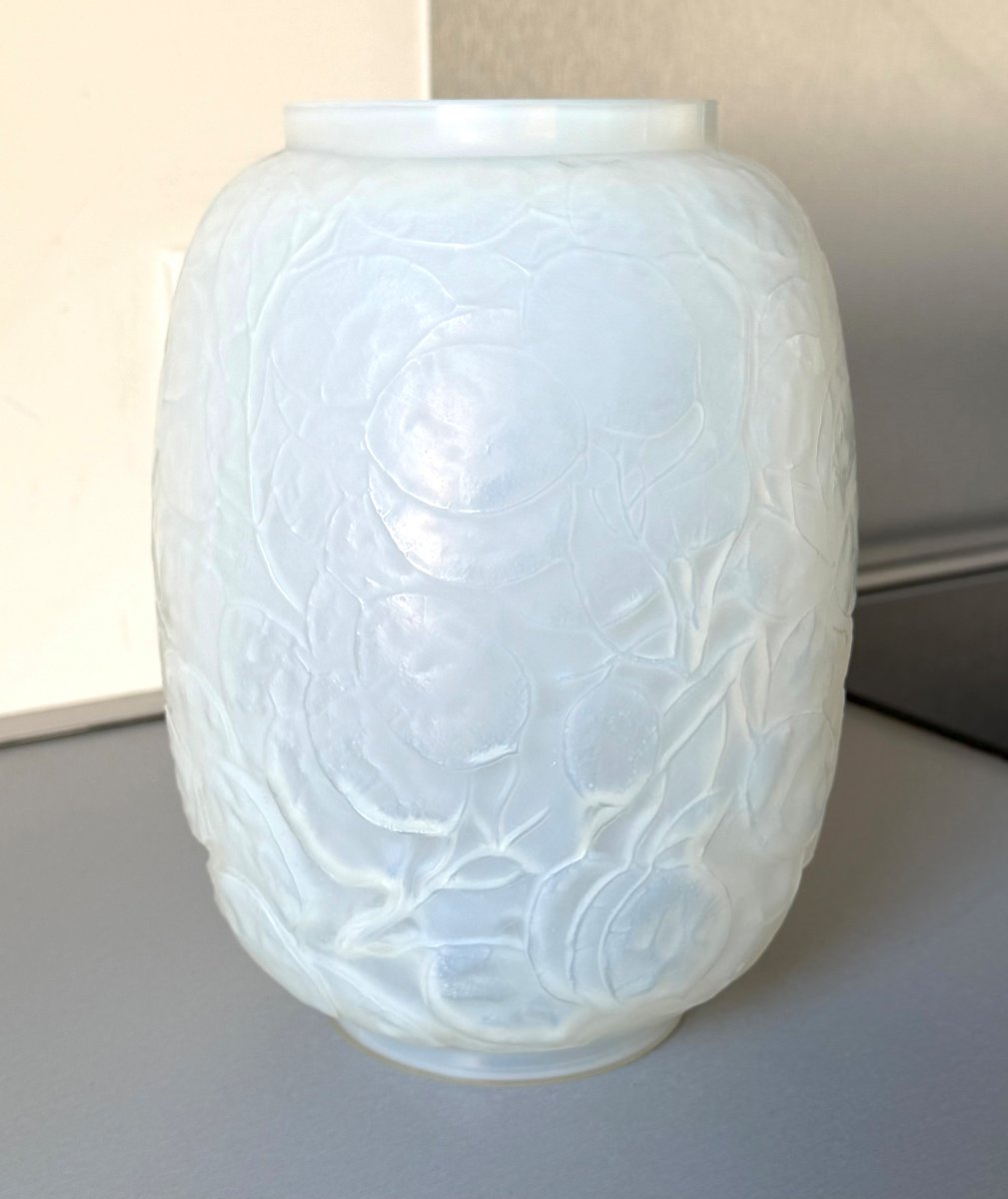 Vase Art Déco "Monnaie du Pape" en verre opalescent René Lalique-photo-3