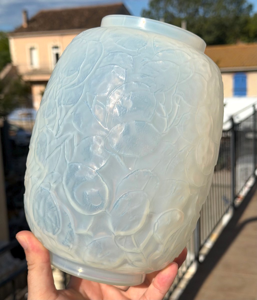 Vase Art Déco "Monnaie du Pape" en verre opalescent René Lalique-photo-7
