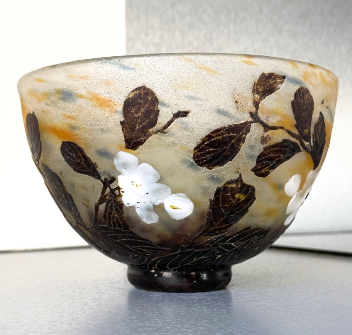 Large Art Nouveau "apple Blossoms" Bowl With Daum Nancy Inlays-photo-2