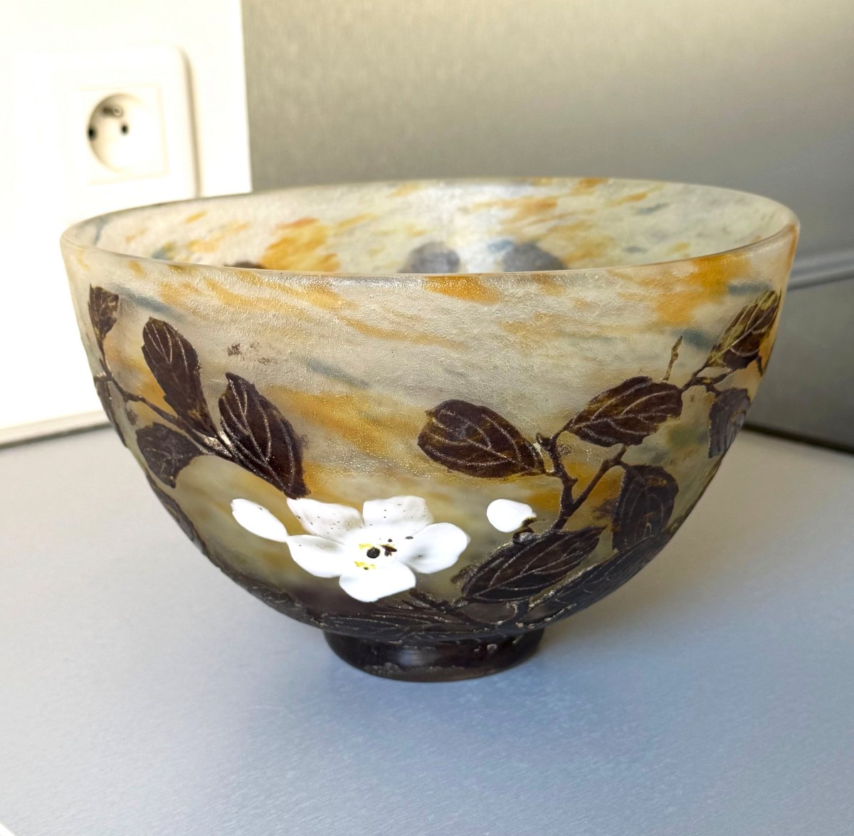 Large Art Nouveau "apple Blossoms" Bowl With Daum Nancy Inlays-photo-4