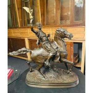 Grande Sculpture En Bronze Pierre-Jules Mène Le Fauconnier Arabe à Cheval XIXe