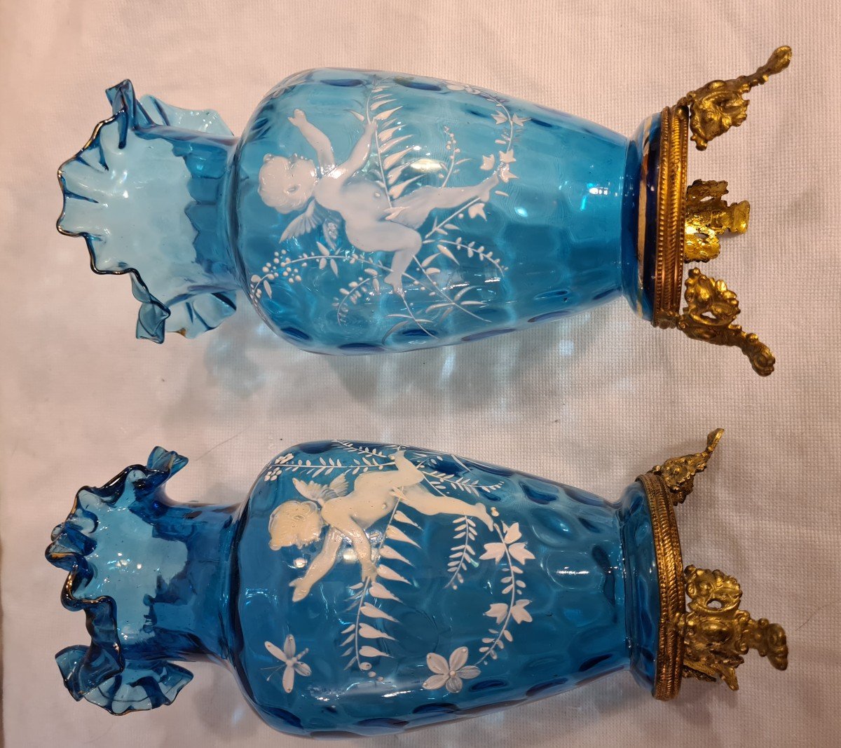 Paire De Vases Marie Grégory Sur Fond Bleu-photo-3