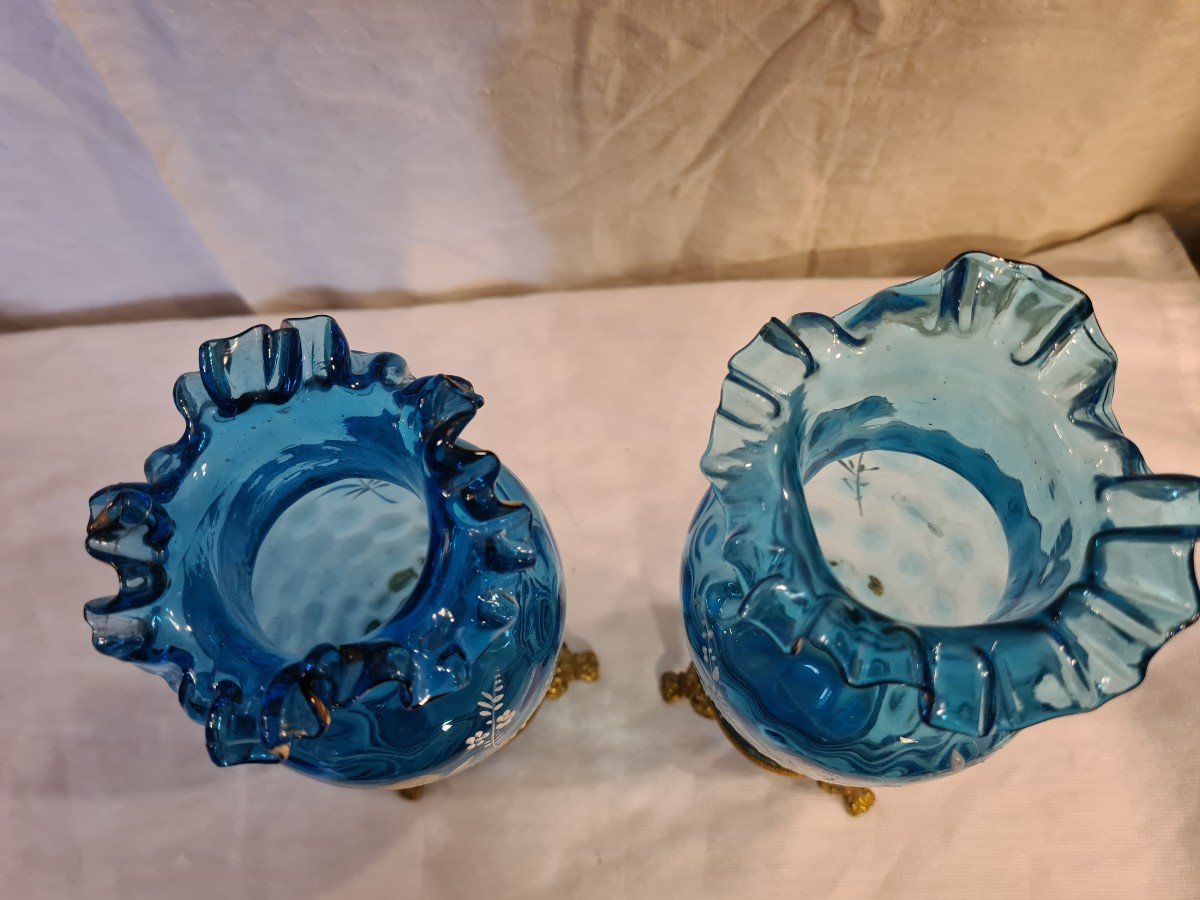 Paire De Vases Marie Grégory Sur Fond Bleu-photo-4