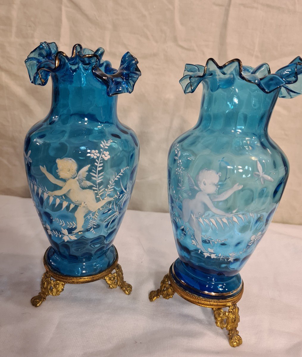 Paire De Vases Marie Grégory Sur Fond Bleu-photo-1
