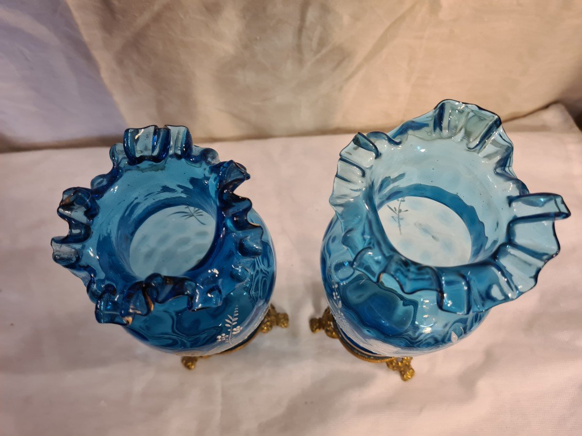 Paire De Vases Marie Grégory Sur Fond Bleu-photo-2