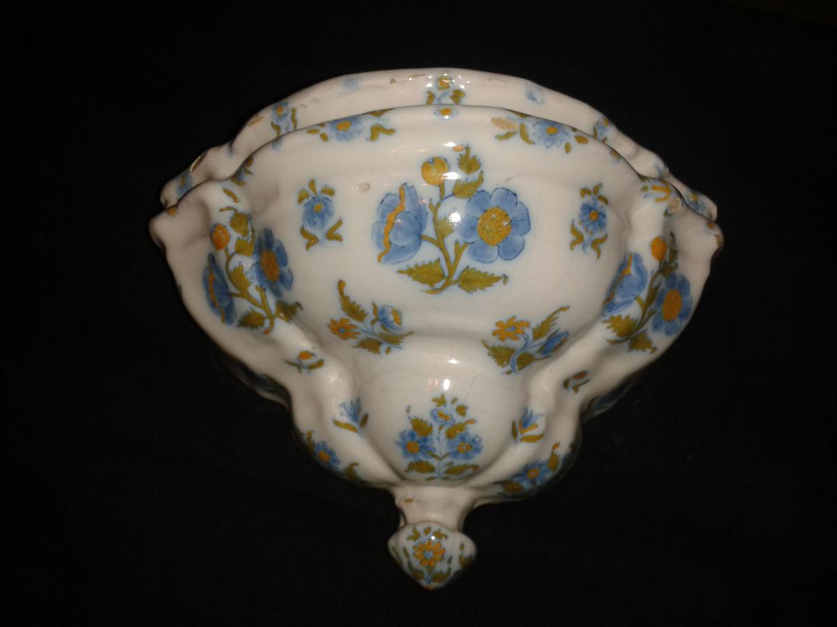 Bouquetière En Faience 18 éme Lyon