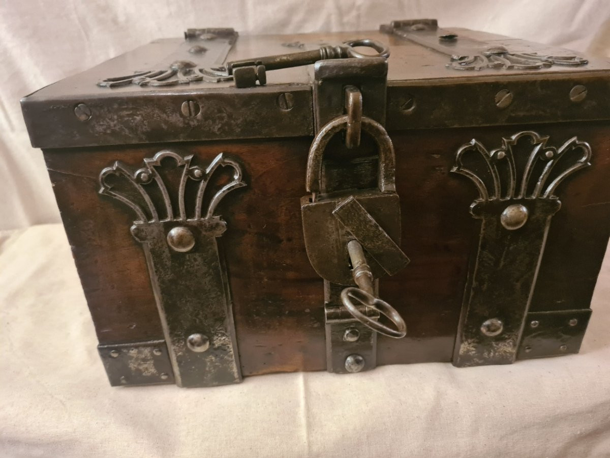 18th Century Walnut And Wrought Iron Coach Safe-photo-3