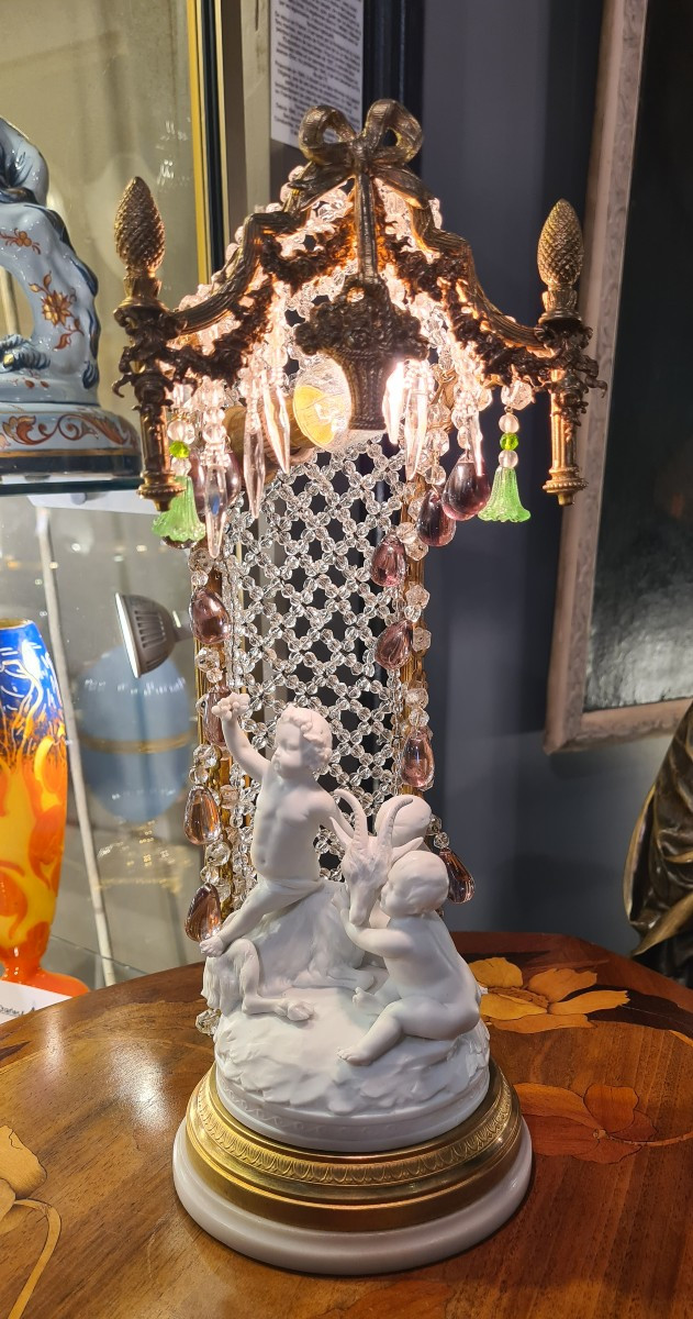 Lampe à poser, cage,  en biscuit et bronze , fin 19éme