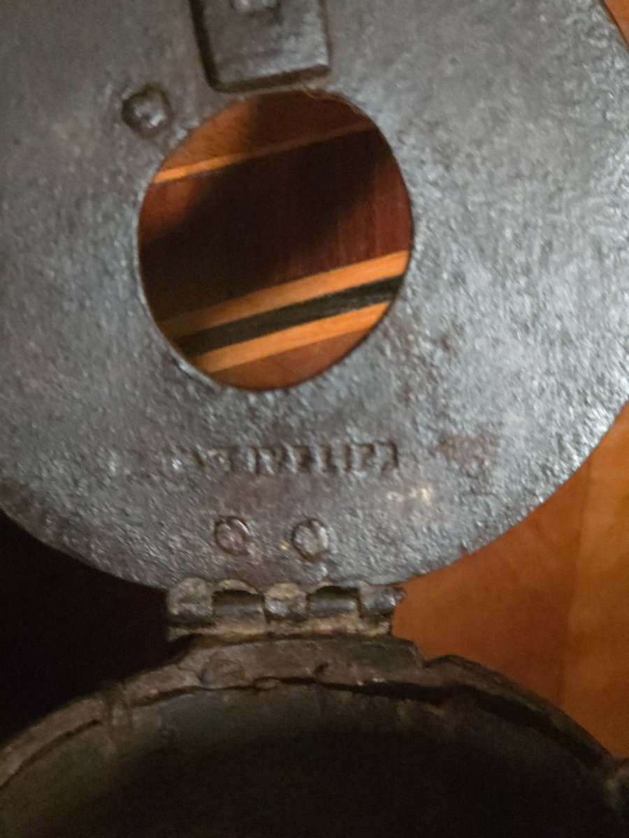 Rare moulin à café Louis XIV en noyer sculpté signé TIVELIER-photo-6