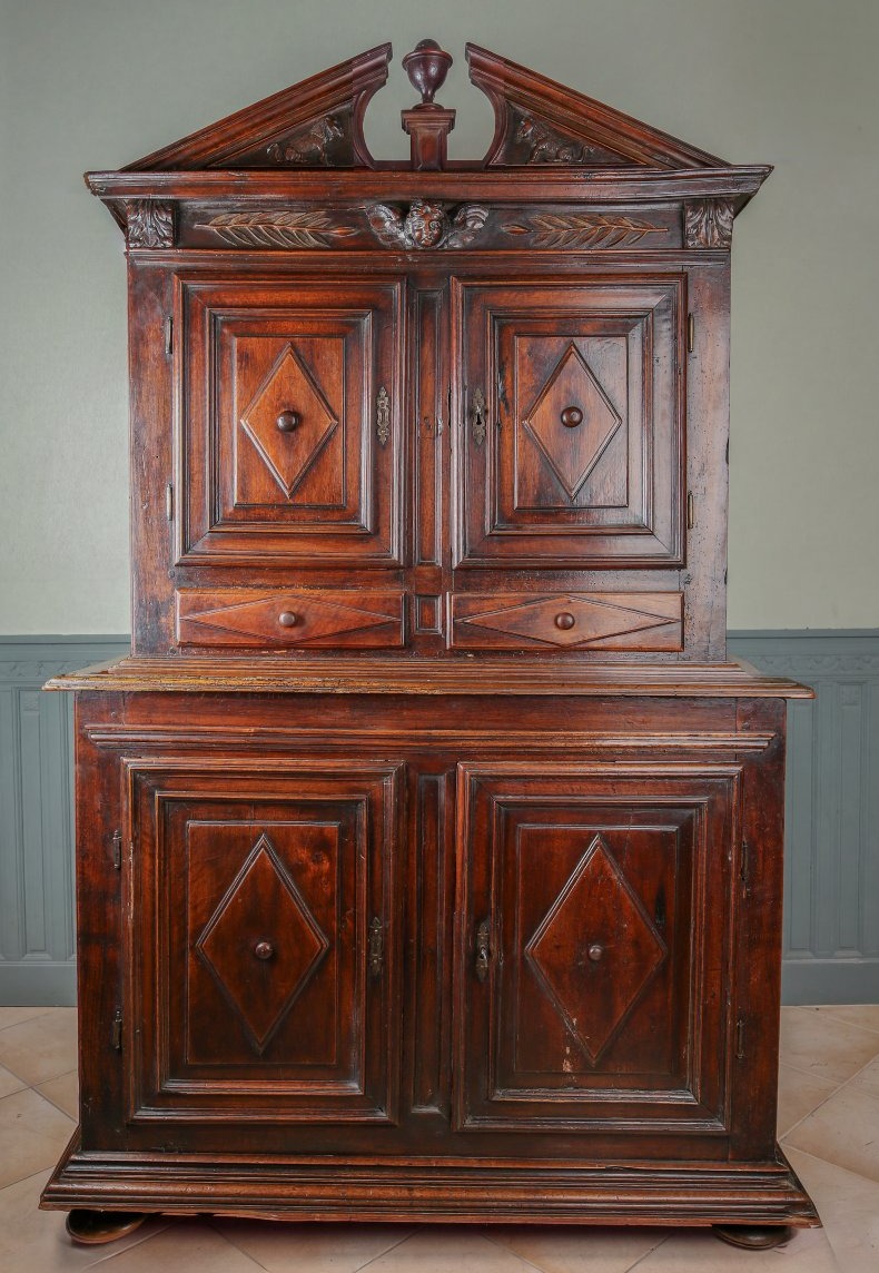 Petit buffet à quattre portes d'époque XVIIem