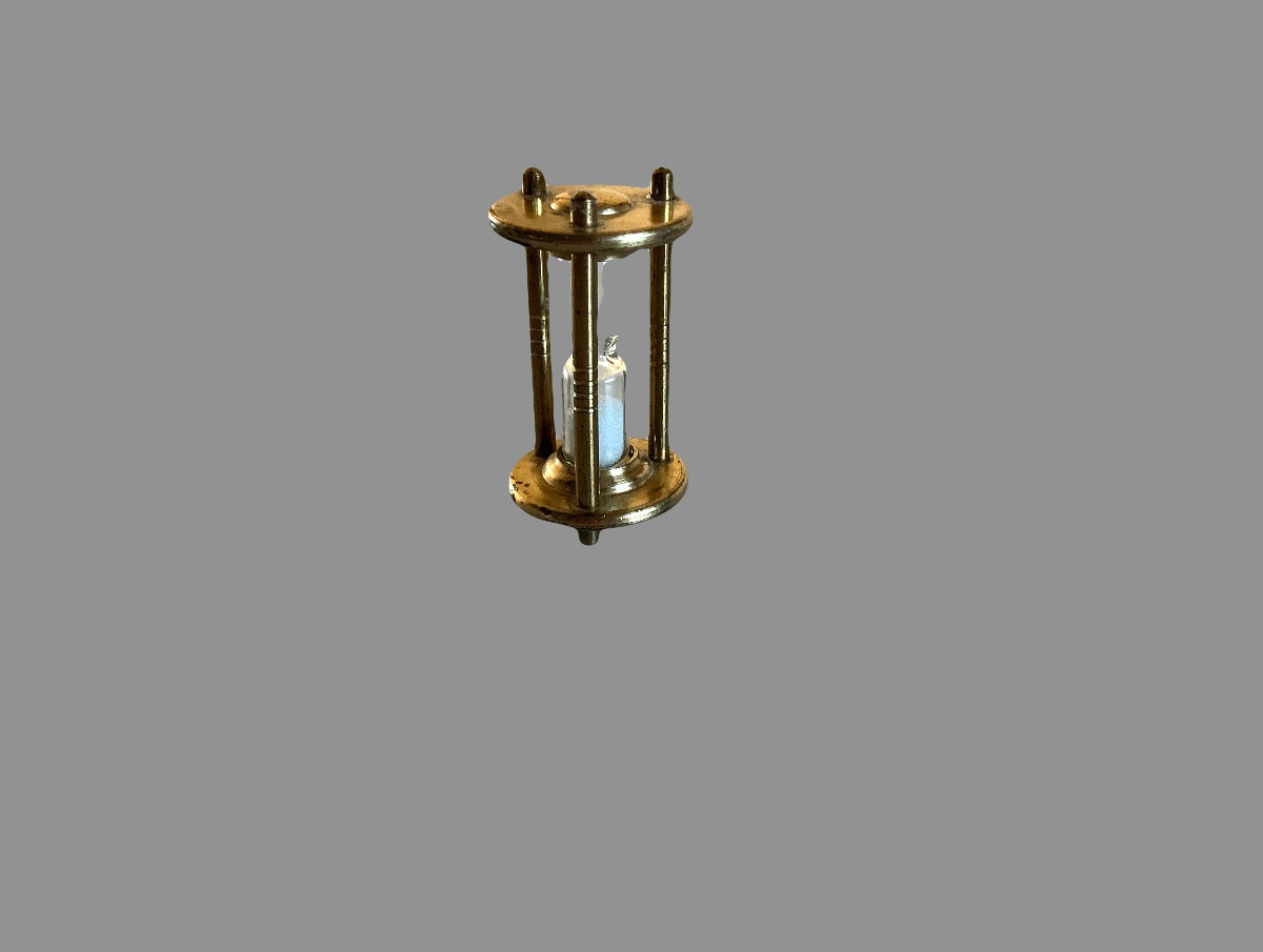 A Very Small Hourglass