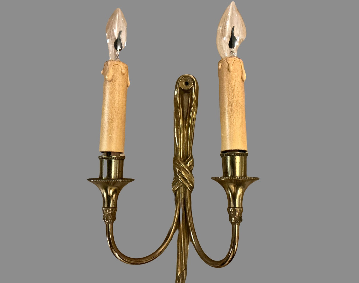 A Pair Of Louis XVI Style Gilt Bronze Wall Sconces-photo-2