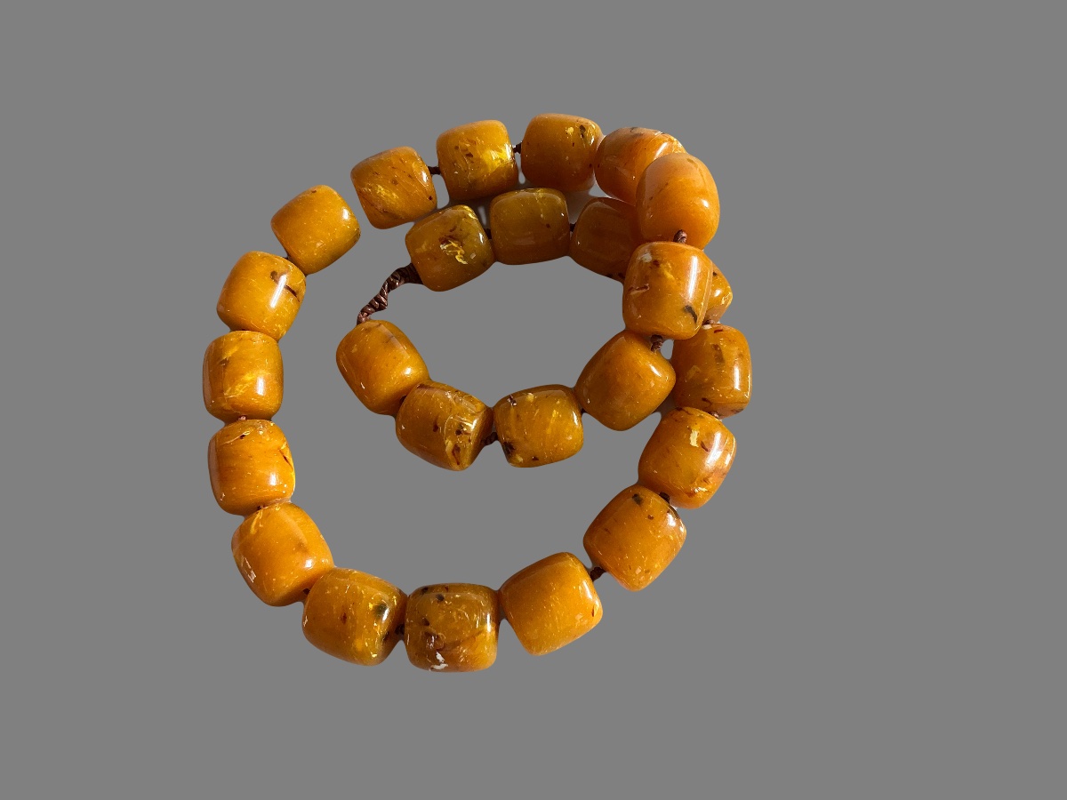 Un collier en Ambre