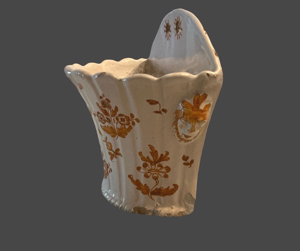 18th-century Earthenware Flower Vase From Moutiers -photo-2