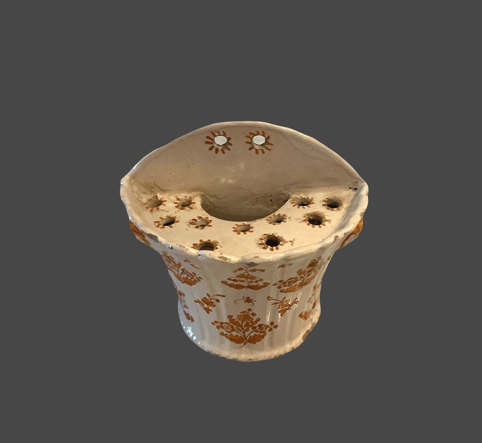 18th-century Earthenware Flower Vase From Moutiers -photo-3