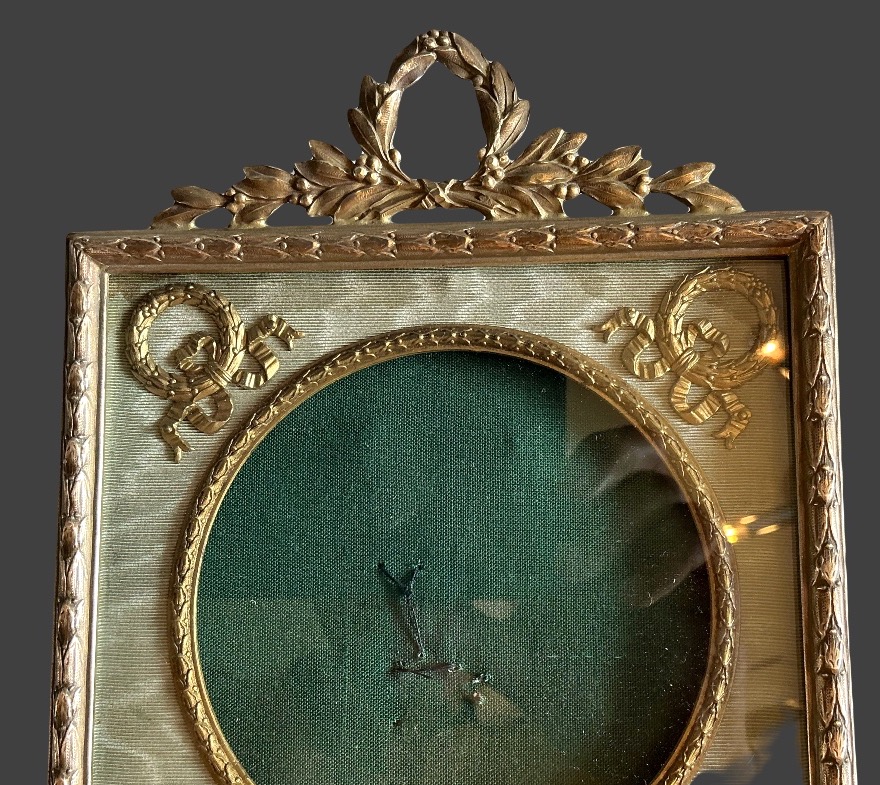 Early 19th-century Empire-style Bronze Frame With A Round Opening.-photo-1