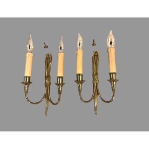 Une paire d’appliques en bronze doré de style Louis XVI