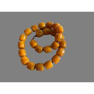Un collier en Ambre